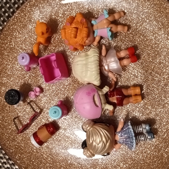 LOL Surprise!Dolls Bundle (X 4 Dolls)and Accessories - Picture 7 of 7